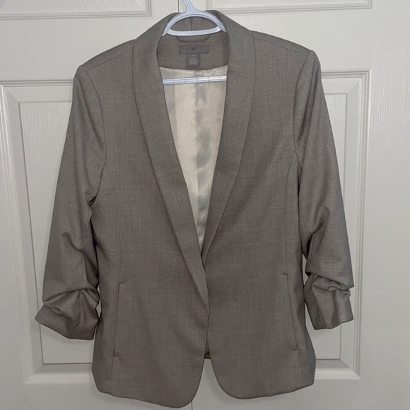 H&M Jackets & Blazers - H&M US M | Women’s Tan/Grey Blazer